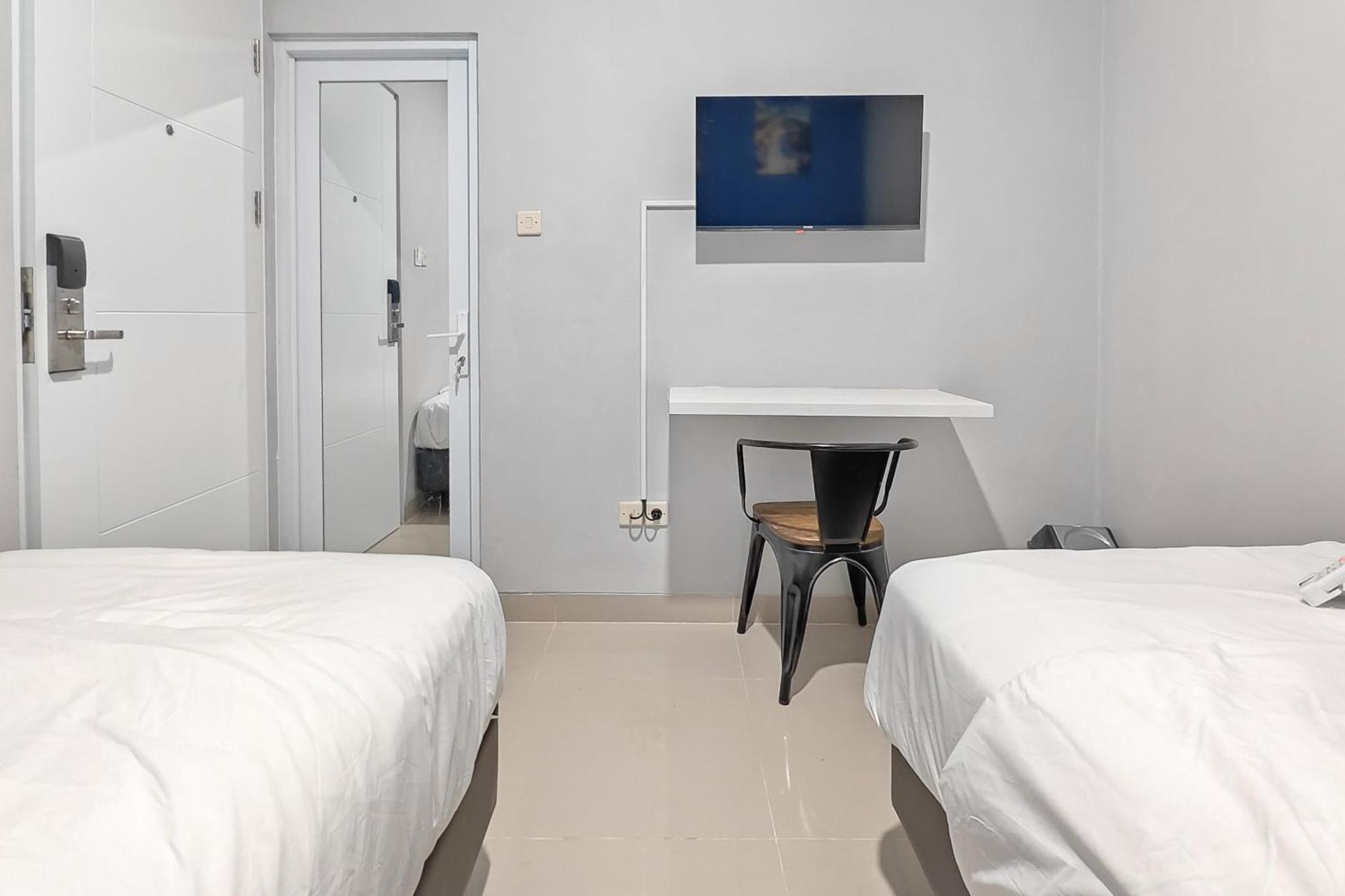 Urbanview Green Lake Sunter Residence Jakarta Bagian luar foto