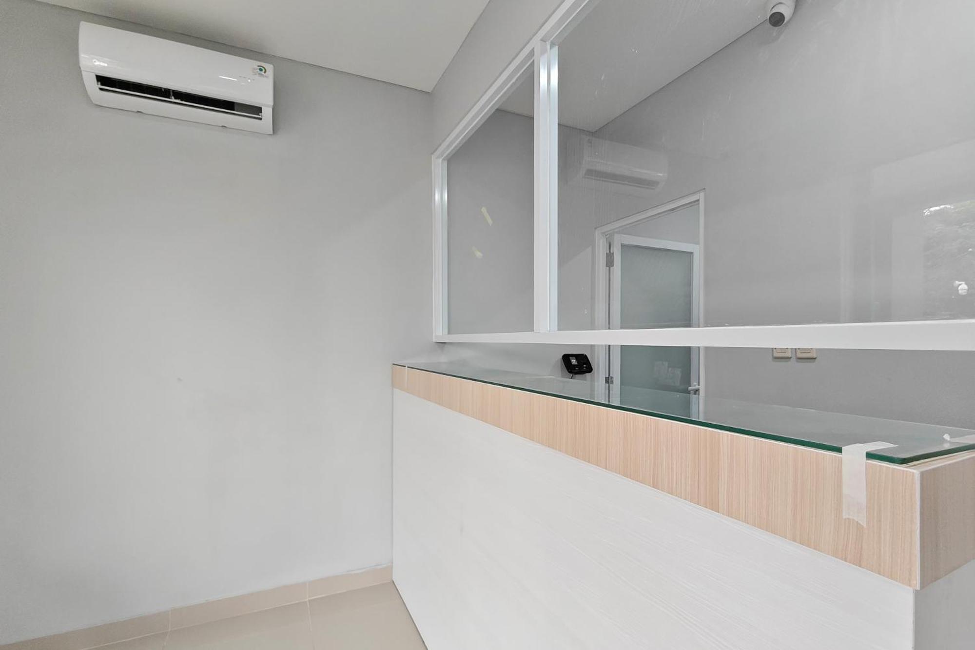 Urbanview Green Lake Sunter Residence Jakarta Bagian luar foto