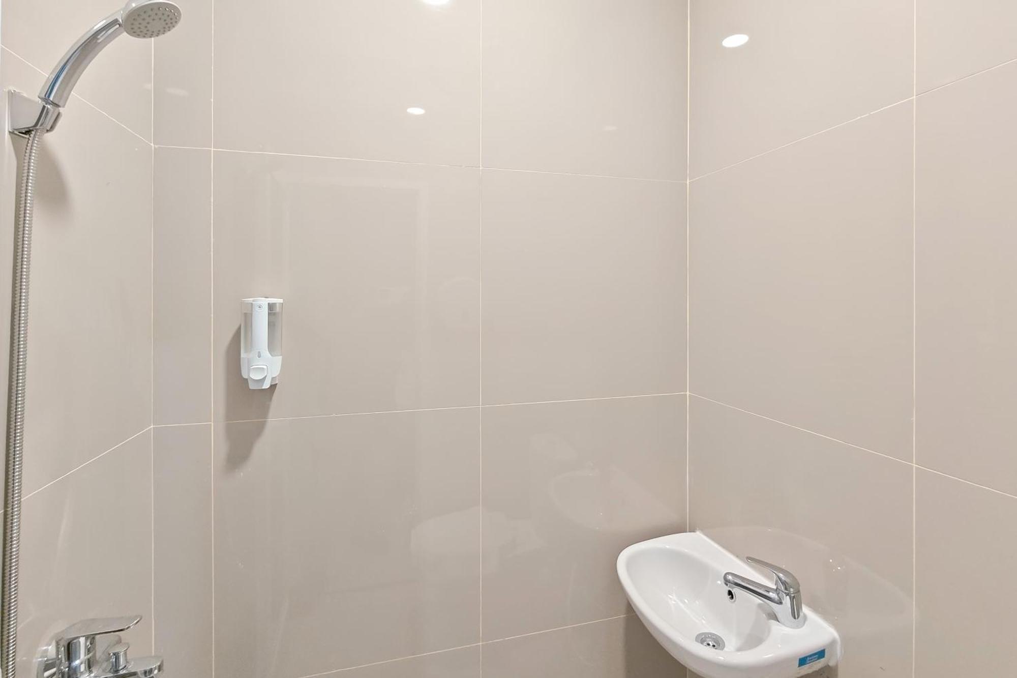 Urbanview Green Lake Sunter Residence Jakarta Bagian luar foto