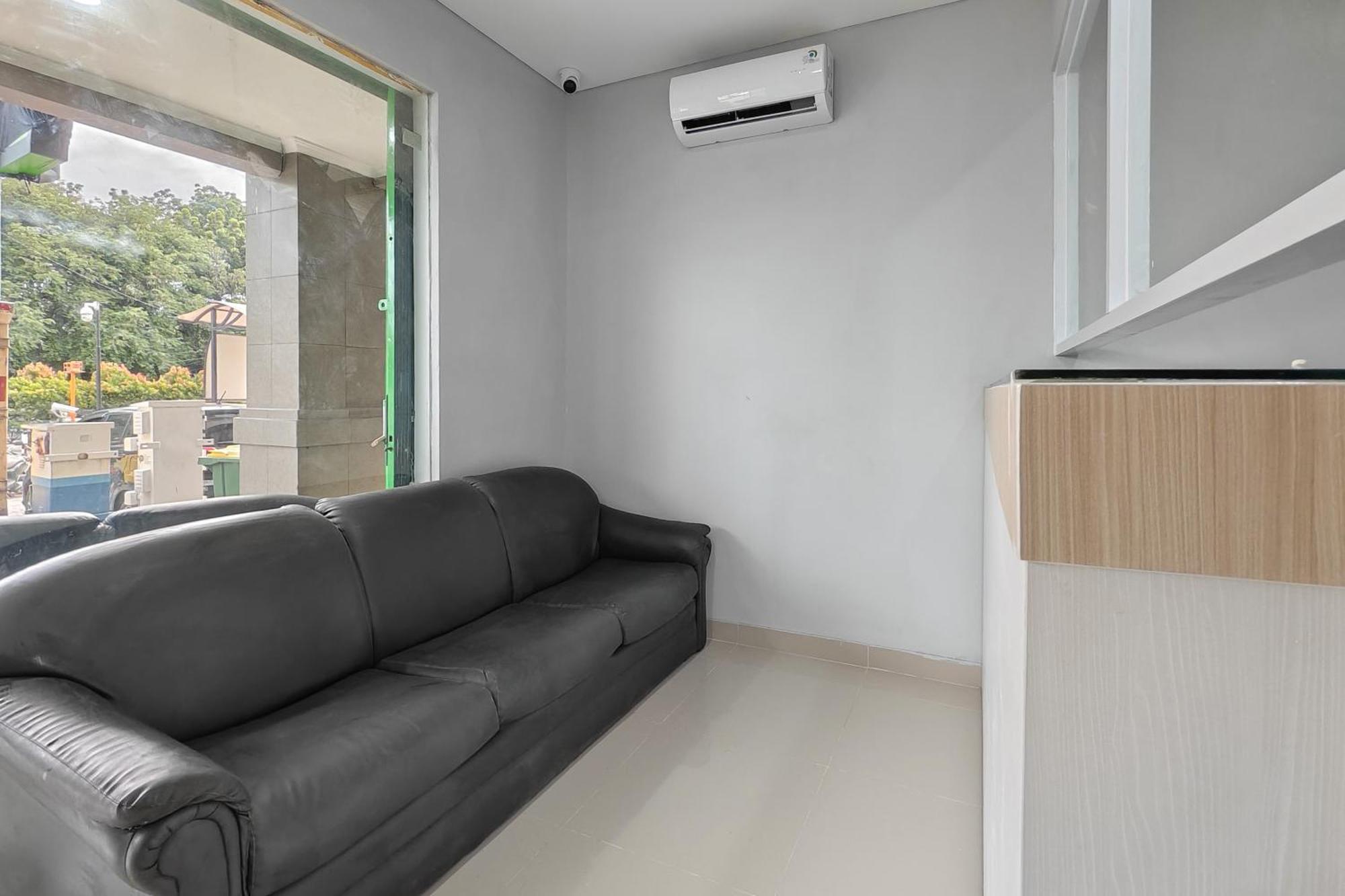 Urbanview Green Lake Sunter Residence Jakarta Bagian luar foto