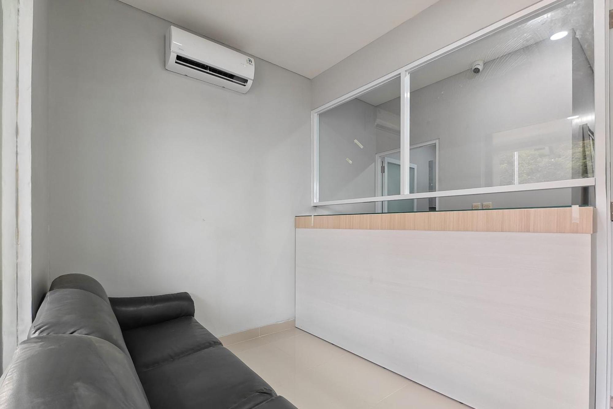 Urbanview Green Lake Sunter Residence Jakarta Bagian luar foto